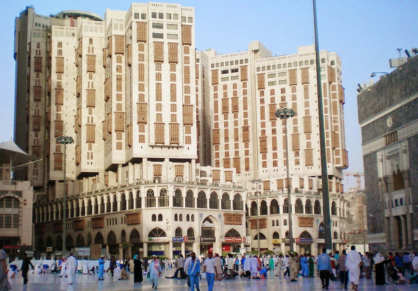 Distance from Hilton Makkah Convention Hotel To Haram