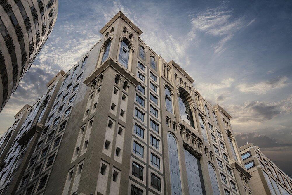 9 Reasons to Stay at Al Aqeeq Madinah Hotel During Your Umrah