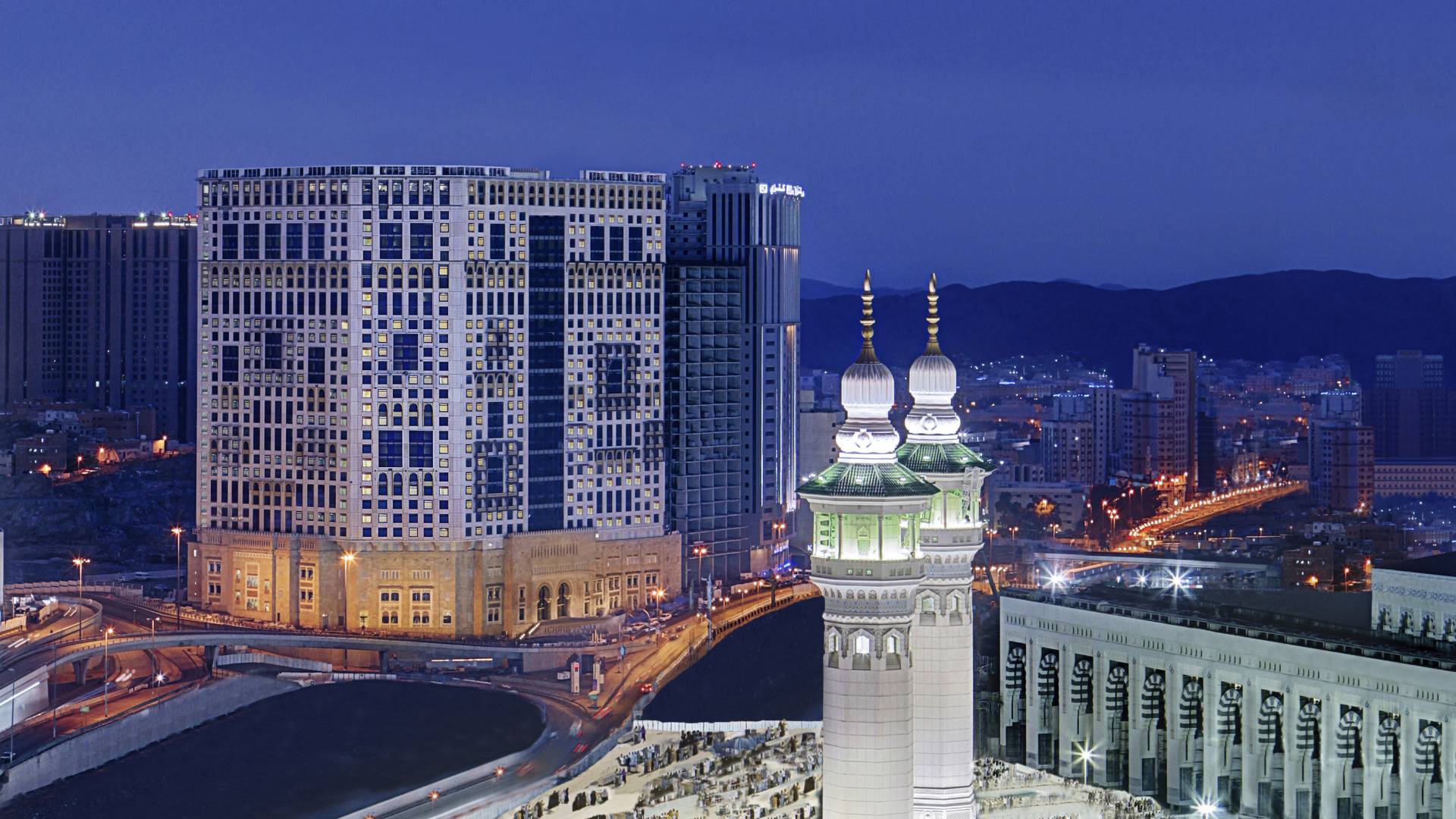 Anjum Hotel Makkah - Exterior view of premium hotel in Makkah near Haram