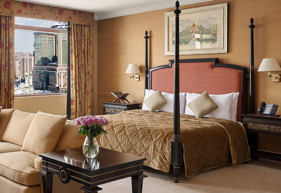 Anjum Hotel Makkah Gallery - Premium Accommodation Anjum Hotel Makkah - Luxury room interior with Haram view, premium Umrah accommodation facilities and amenities