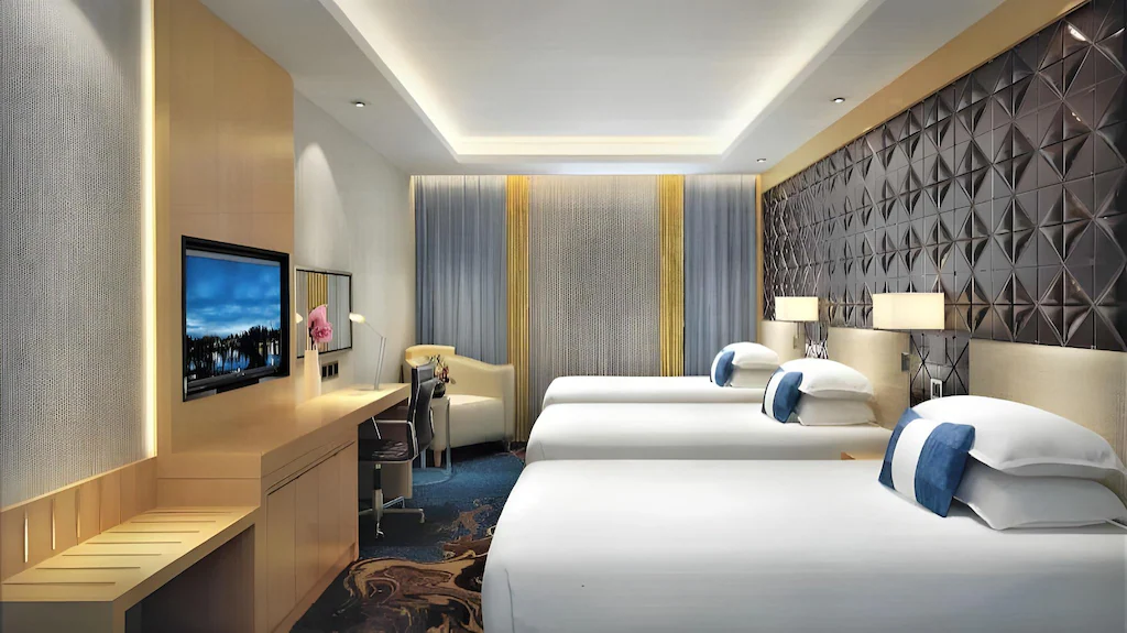 Sheraton Makkah Jabal Al Kaaba Hotel - Luxury room interior with Haram view, premium Umrah accommodation facilities and amenities