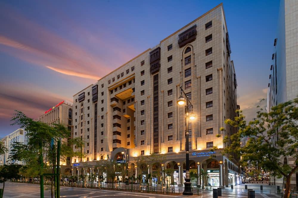 Uploaded Image 1761648133875